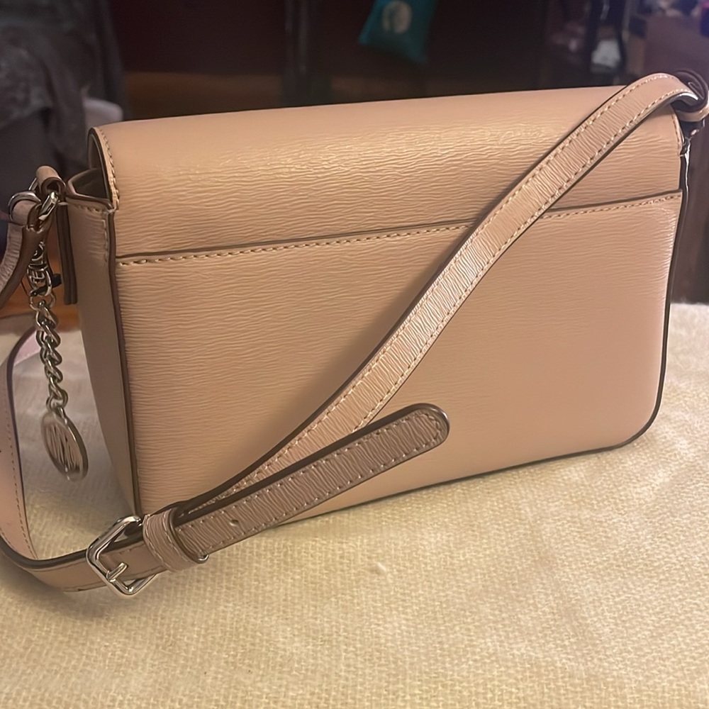 NWT DKNY crossbody - Picture 3 of 7